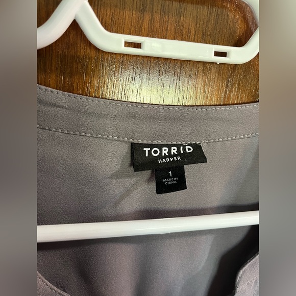Grey Harper Torrid Blouse Size 1 - Picture 3 of 4